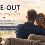 Stel dat nadenkt over een time-out in hun relatie en opnieuw verbinding zoekt
